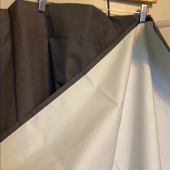Single panel gray curtain/drape like new condition - Picture 3 of 4